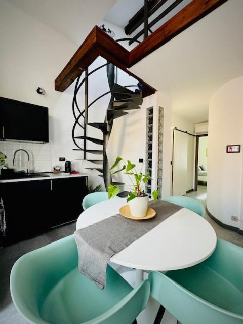 Casa Vacanza A 100 Metri Dal Mare Imperia Exterior foto